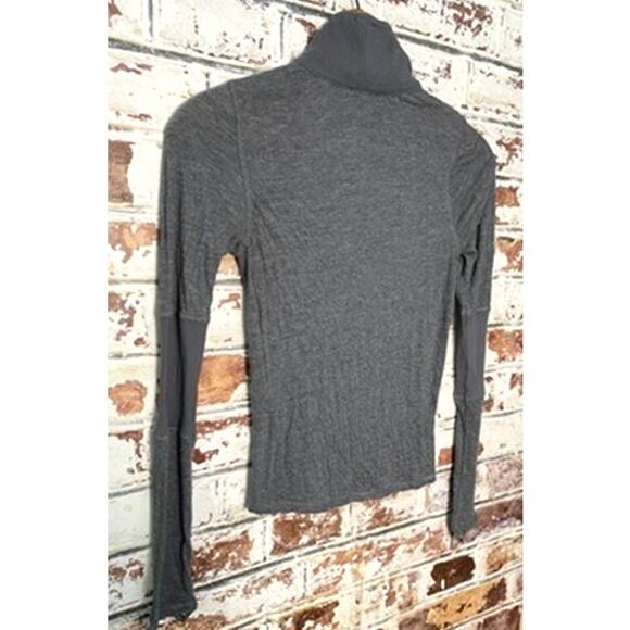 Free People Movement Gray Zip It Layer Stretch Athletic Jacket Top w Thumb Loop - Picture 10 of 11